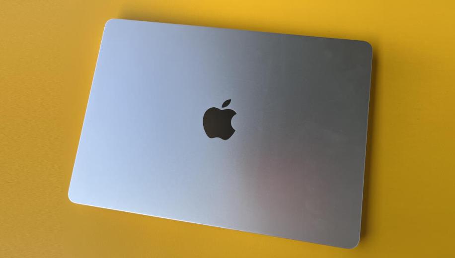 Apple MacBook Air (2022) Review