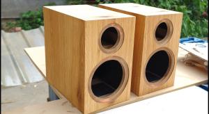 Are there advantages to having Hi-Fi speakers custom built?